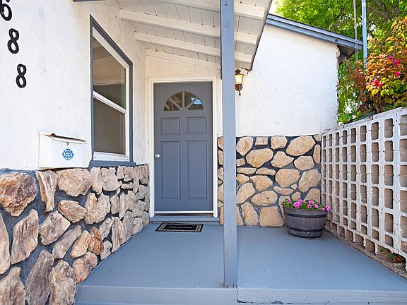 2nd image of 688 Patricia Ln