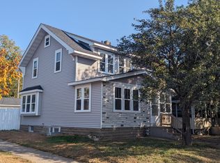 1699 Thomas Ave, Saint Paul, MN 55104
