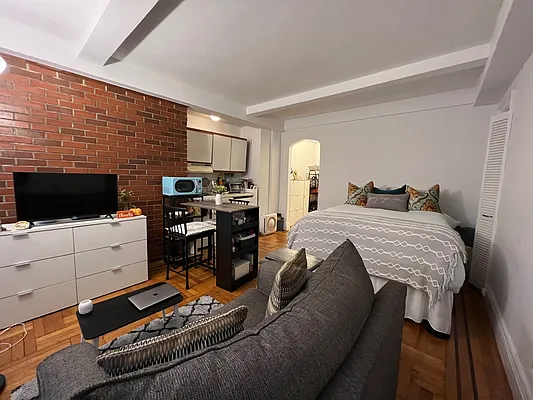 Rented by Corcoran | media 2