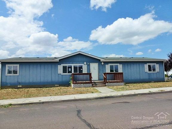 2nd image of 1551 NE Pippen Ln
