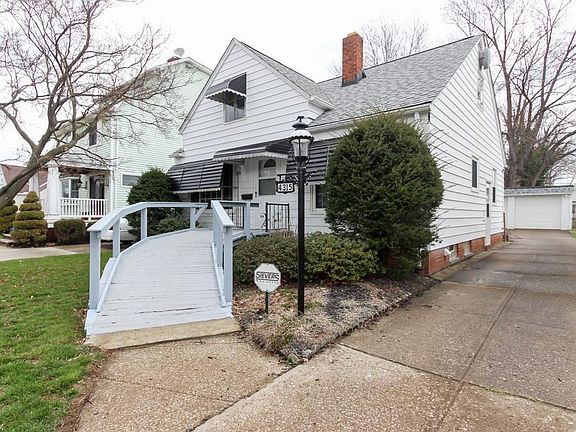 3rd image of 4315 W 212th St
