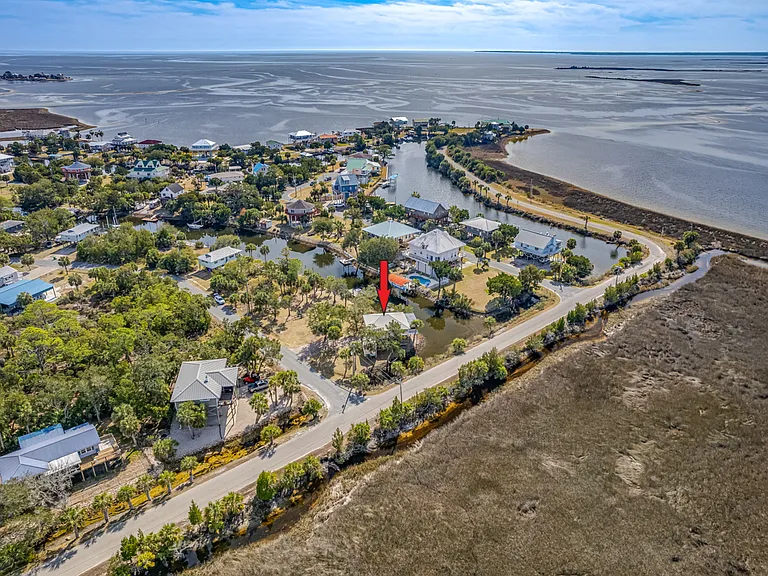 4 Oyster Bay Dr — Photo 13