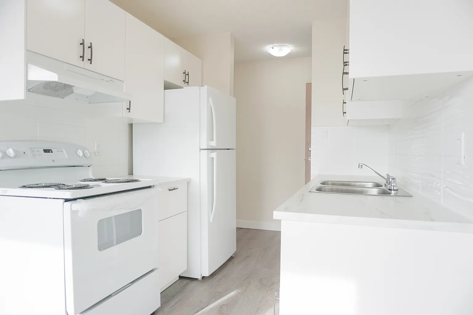 554 Millbourne Rd #Bachelor photo 1