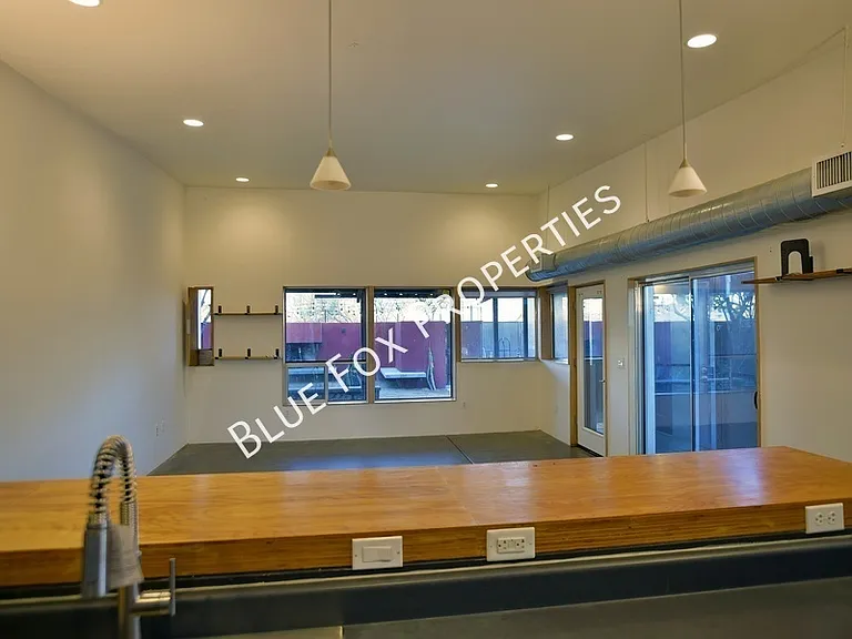 1150 E 15th St — Photo 12