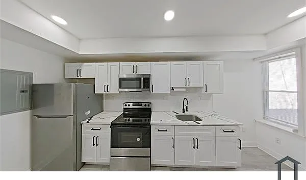 3331 N Howard St #1 — Photo 2