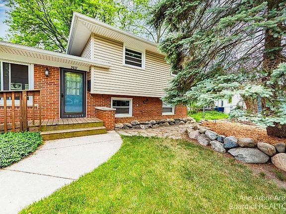 3rd image of 2637 Patricia Ct