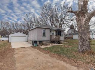 103 S Eastern Ave, Hartford, SD 57033