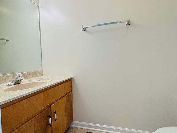 5th image of 726 Park St