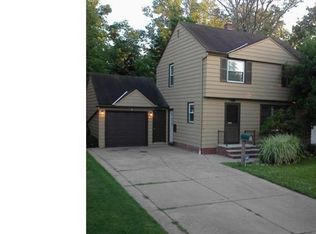 4884 Oakland Dr, Lyndhurst, OH