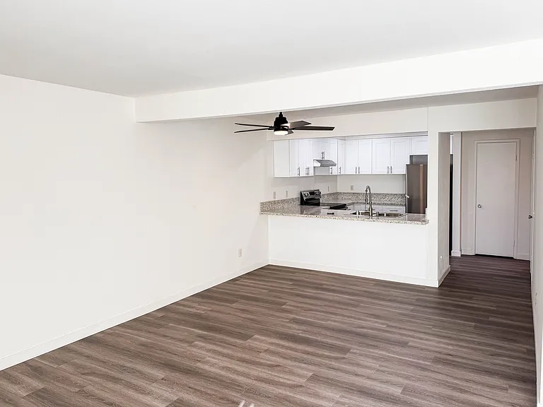 Cambridge Garden Apartments — Photo 54