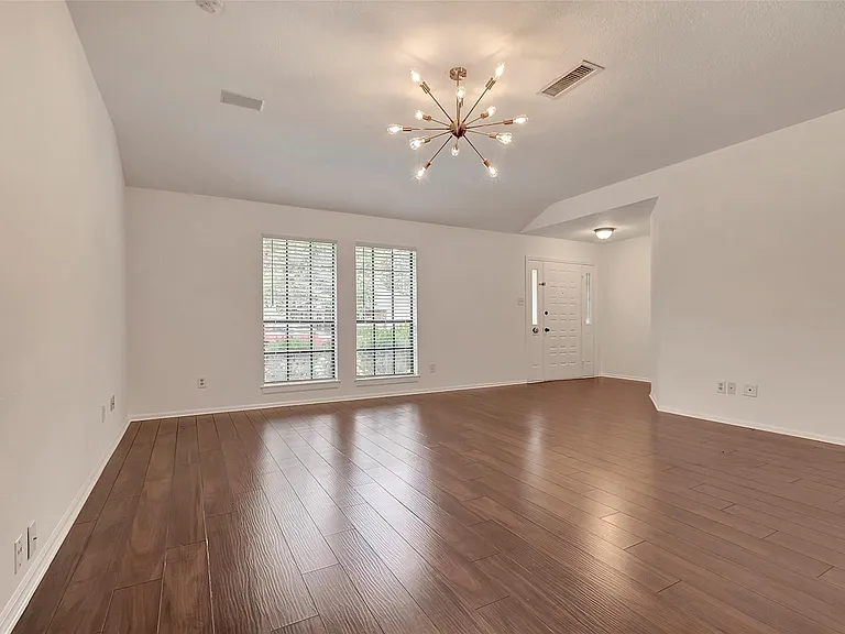 6 Green Slope Pl — Photo 10