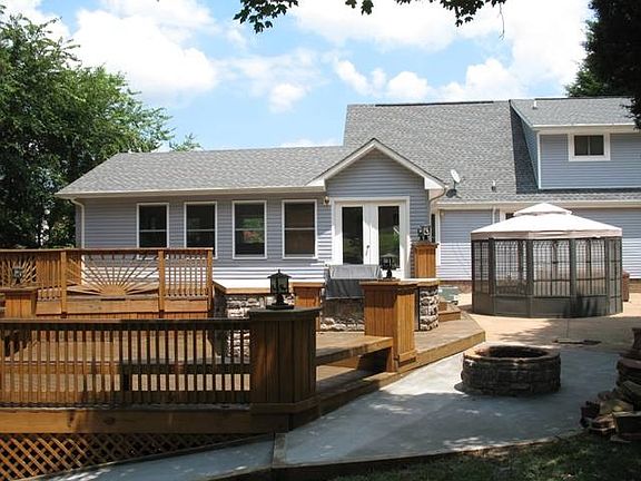 2nd image of 2246 Sweetbriar Dr