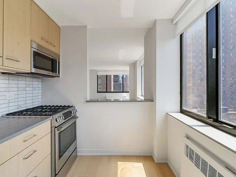 Columbus Pl #S12B — Photo 14