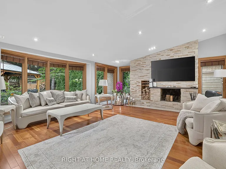 35 Brightbay Cres — Photo 17
