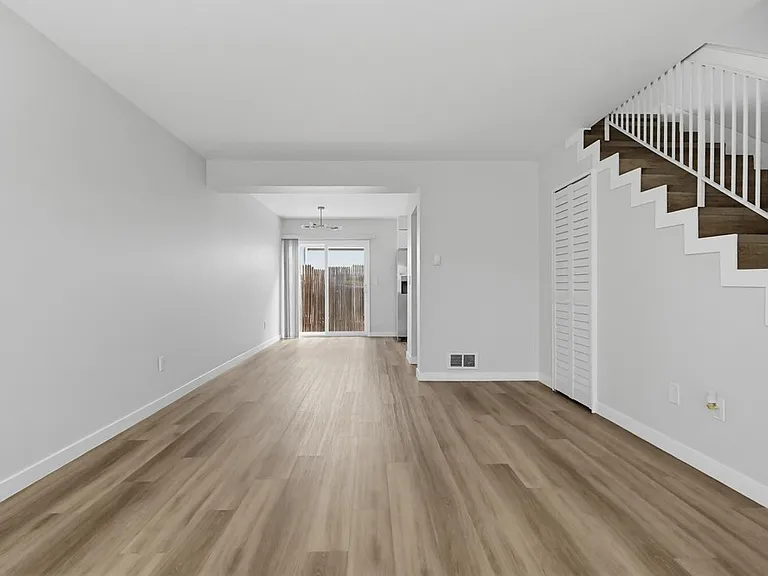 3650 Newton — Photo 21