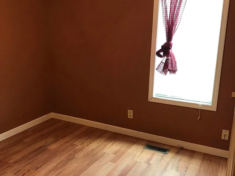 210 Kennedy Rd — Photo 35