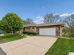 1813 College View Dr, Blair, NE 68008