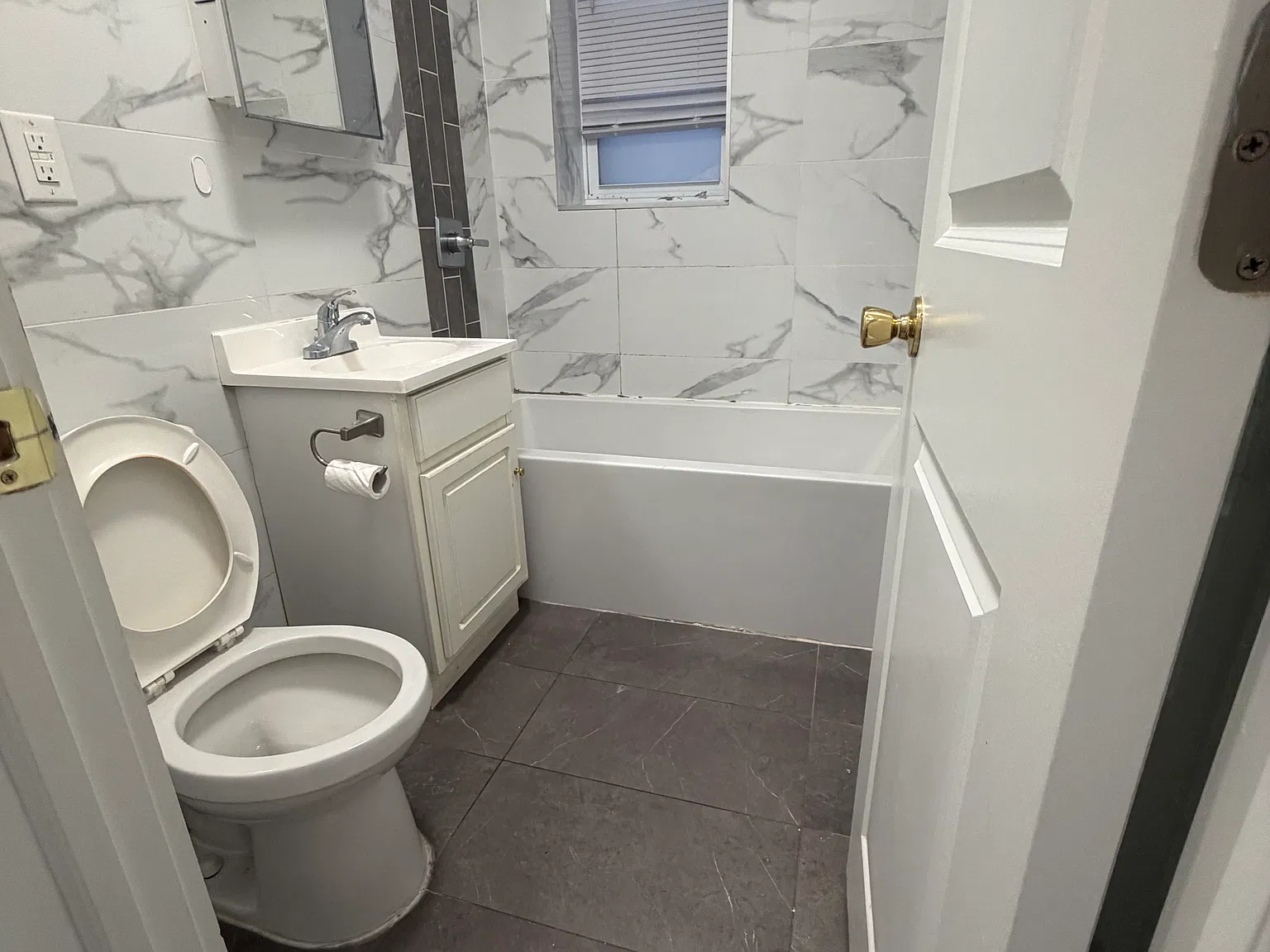 1 bed, 600 sqft, $2,100 — Photo 4