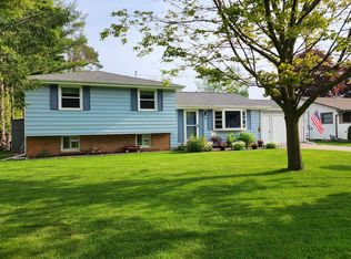 2521 45th St, Two Rivers, WI 54241