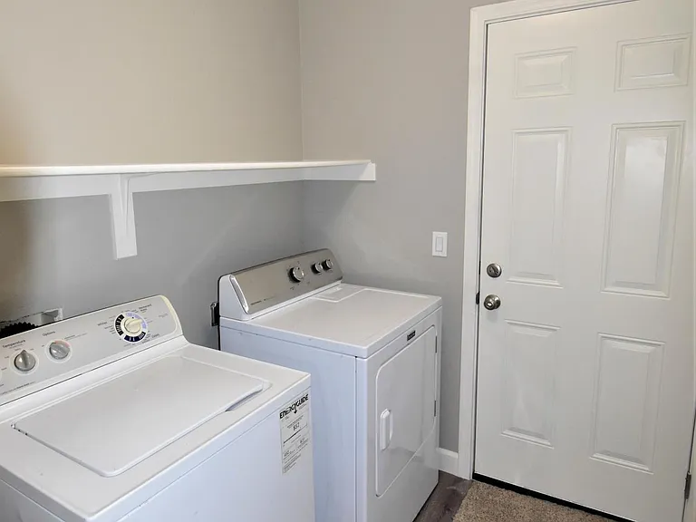 9430 W Elm St — Photo 28