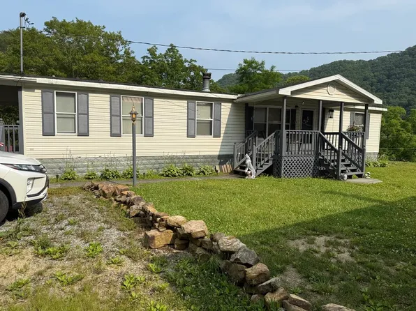 310 Pickle Hollow Rd, Saltville, VA 24370