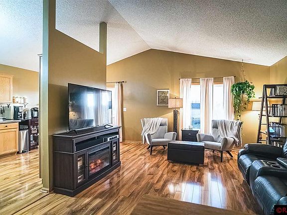 5th image of 105 Gambrelle Ct