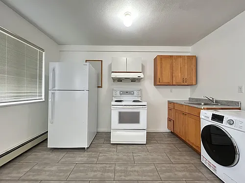 4502 Nanaimo St #MAIN Photo 1