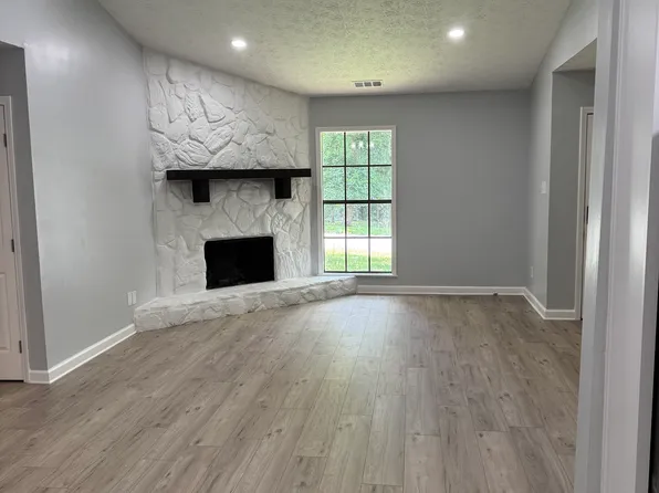 4251 Friar Tuck Ln, Buford, GA 30519