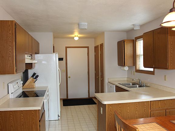2nd image of 208 Wildflower Way