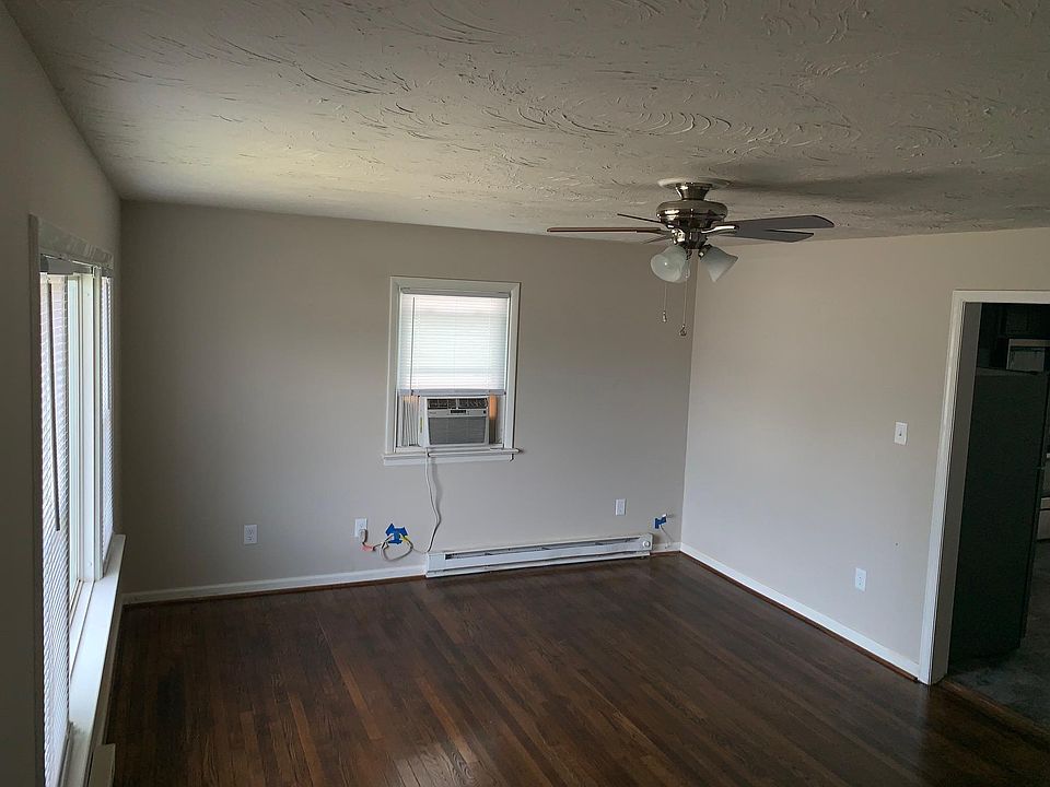 1st image of 233 N Kalmia Ave