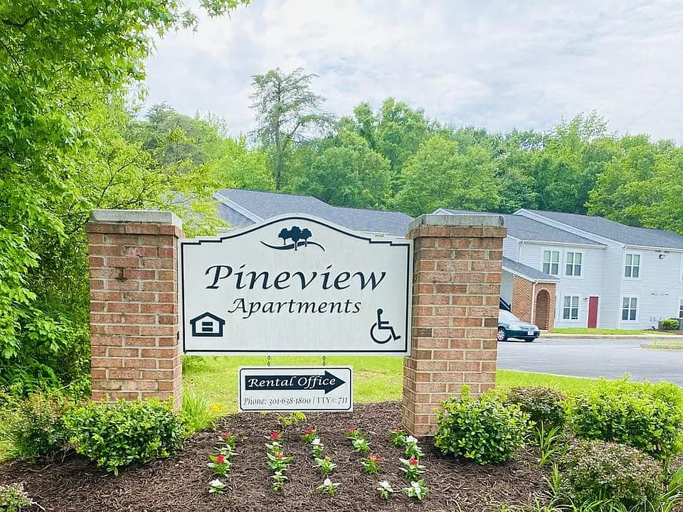 Pine View Apartments
