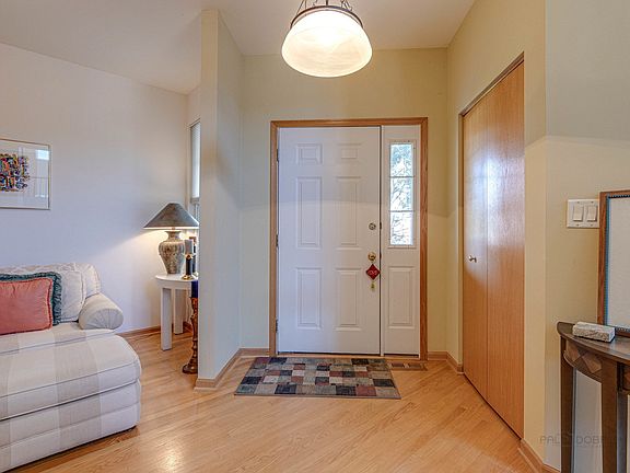 2nd image of 418 Pine Lake Cir