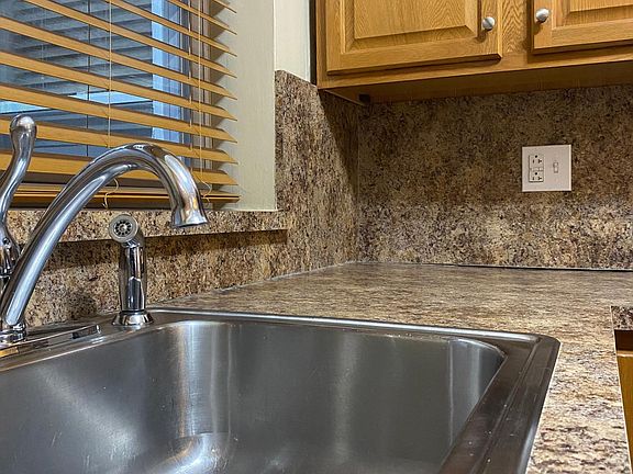 2nd image of 138 Bay 13th St #2