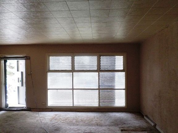 5th image of 7918 S Woodlawn Ave