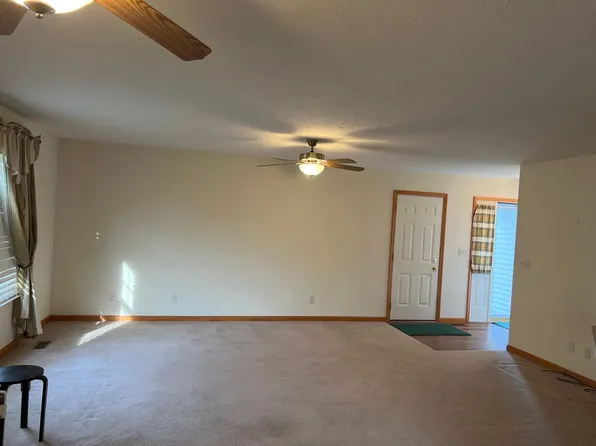 765 Lost Tree Dr, Sherman, IL 62684