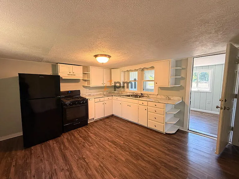 422 Hoyt St #2 — Photo 2