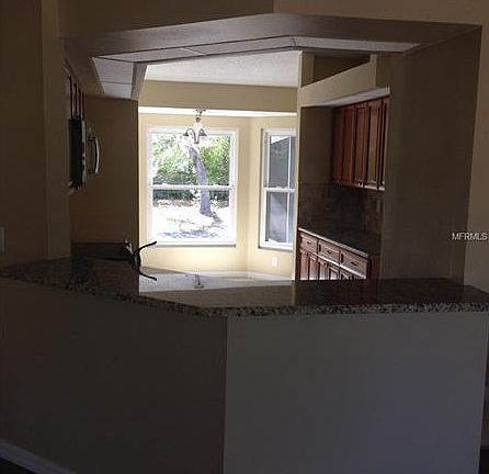 4th image of 658 Northcliff Ave