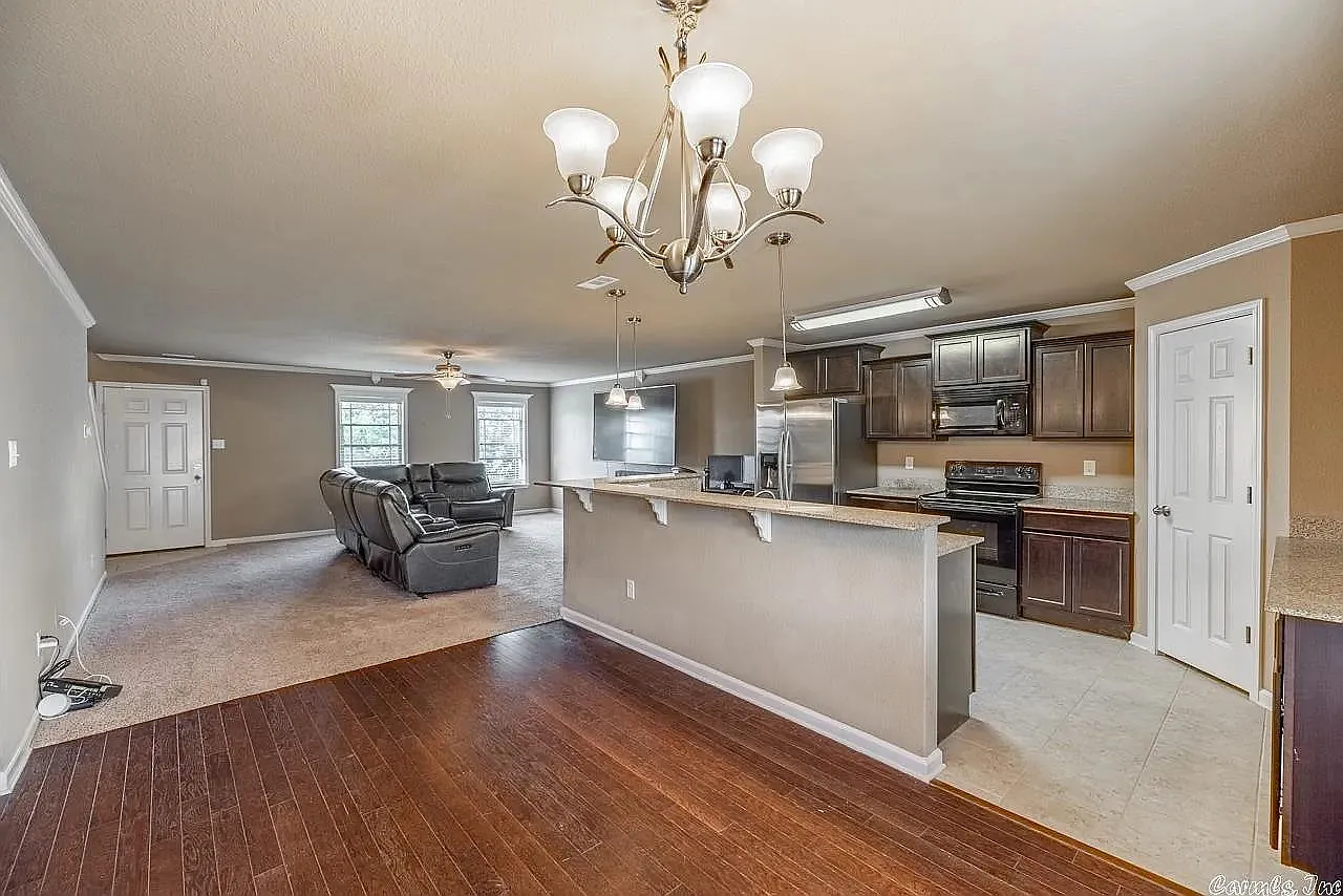 3 bed, 2.5 bath, 1974 sqft, $1,950 — Photo 4