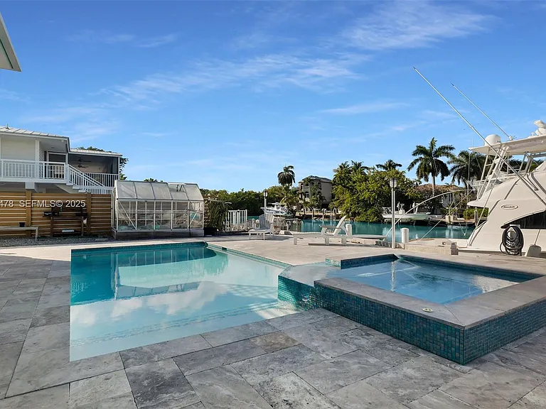 232 W Seaview Dr — Photo 13