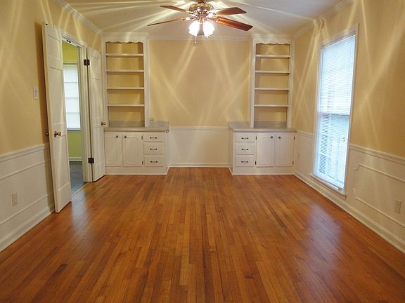 Dining Room w/ Built-ins