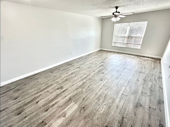 4th image of 4400 1st St N Unit 307
