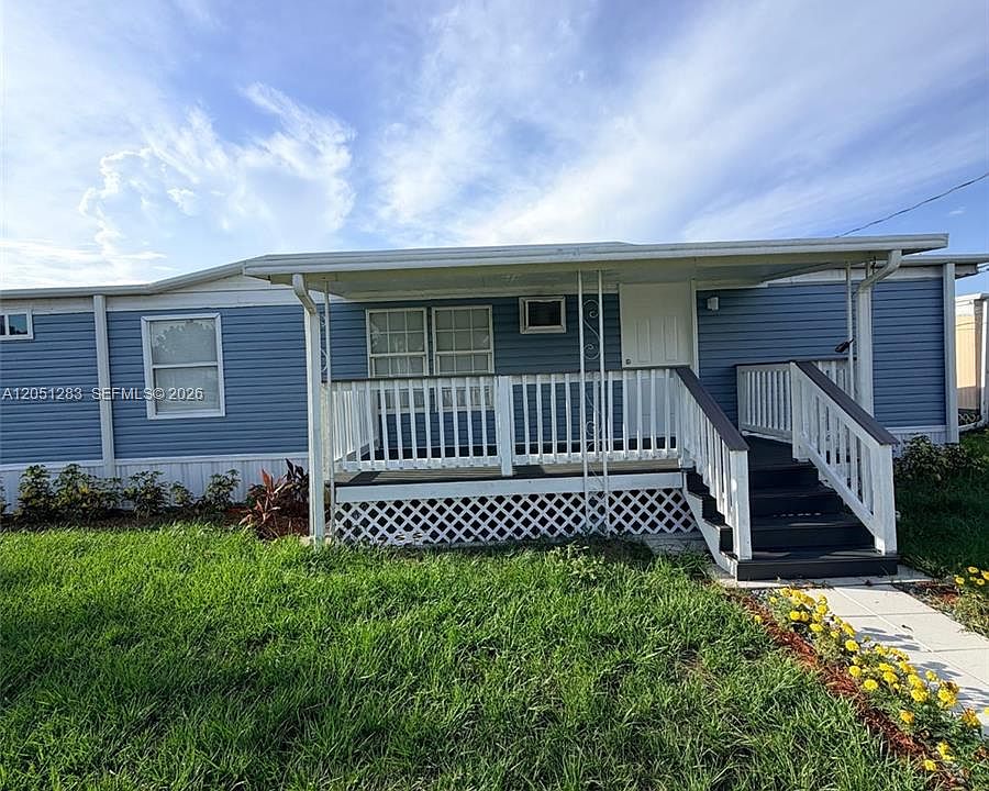1st image of 3707 SE 27th St