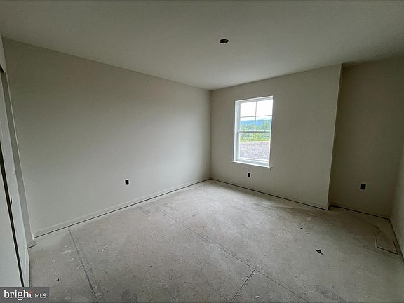 4th image of 110 Lantern Ln Lot 84