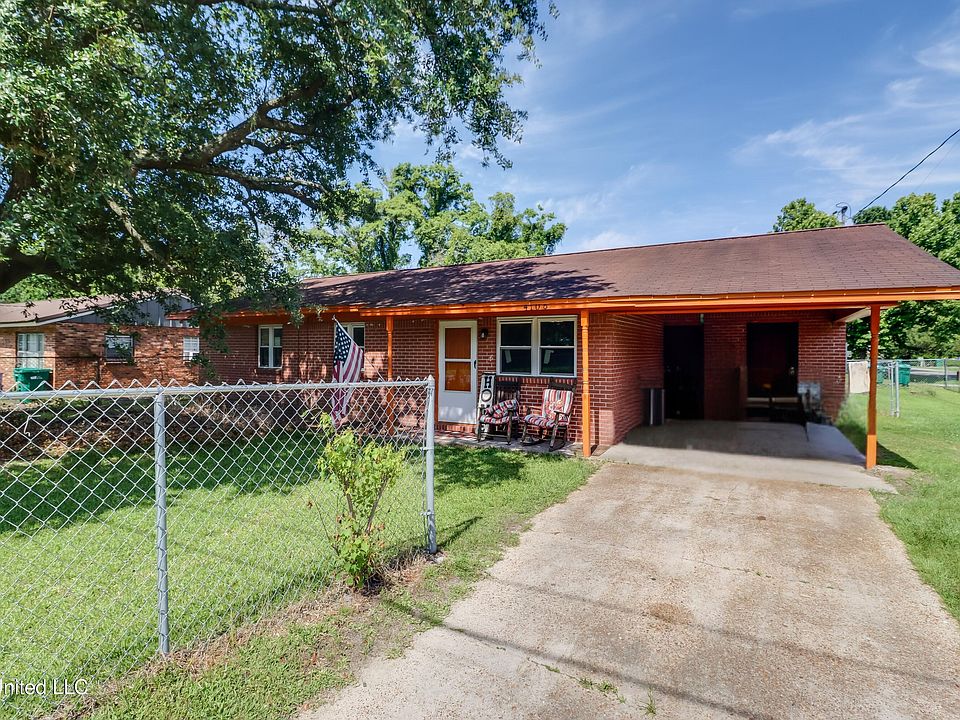 2nd image of 4106 2nd St