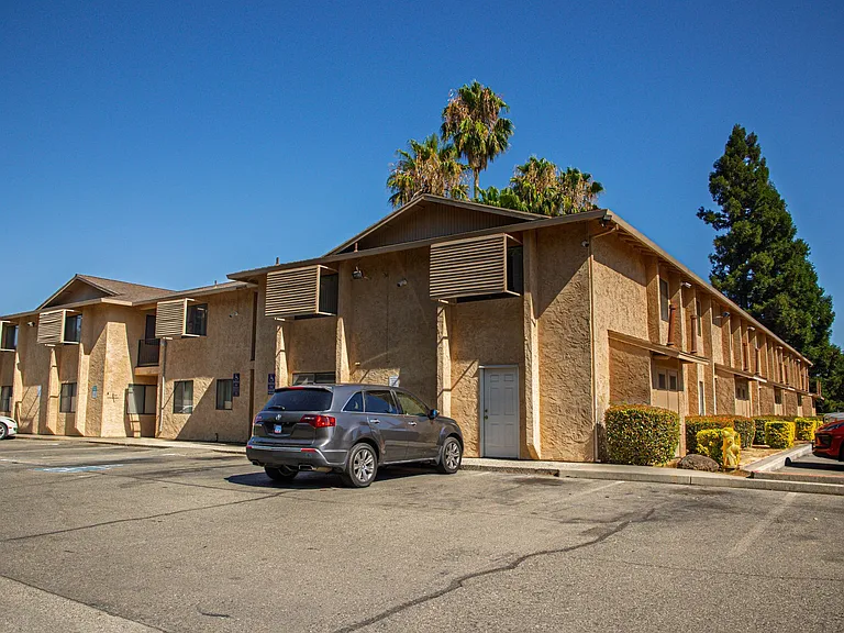 Joshua Tree Apartments — Photo 11