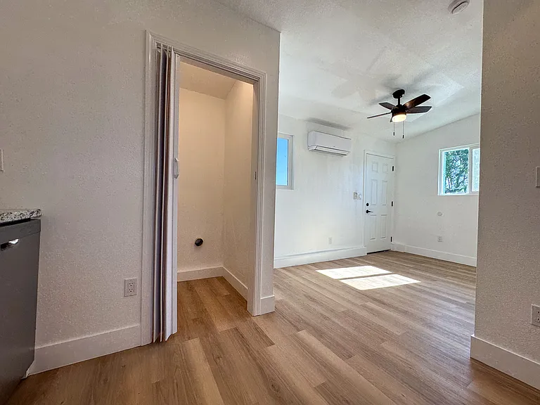25 Pico Ave #B — Photo 17