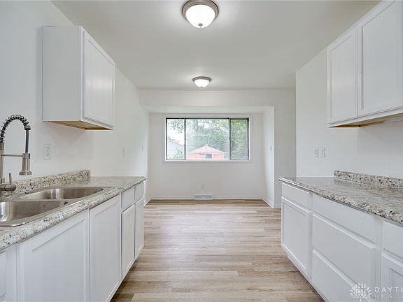 4th image of 42 Stubbs Dr