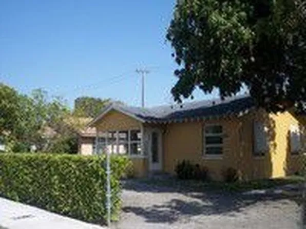 425 Avenida Hermosa, West Palm Beach, FL 33405