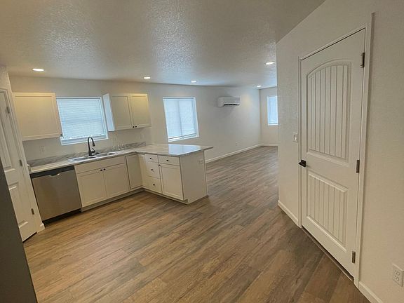 3rd image of 678 E Clarion Dr #678A
