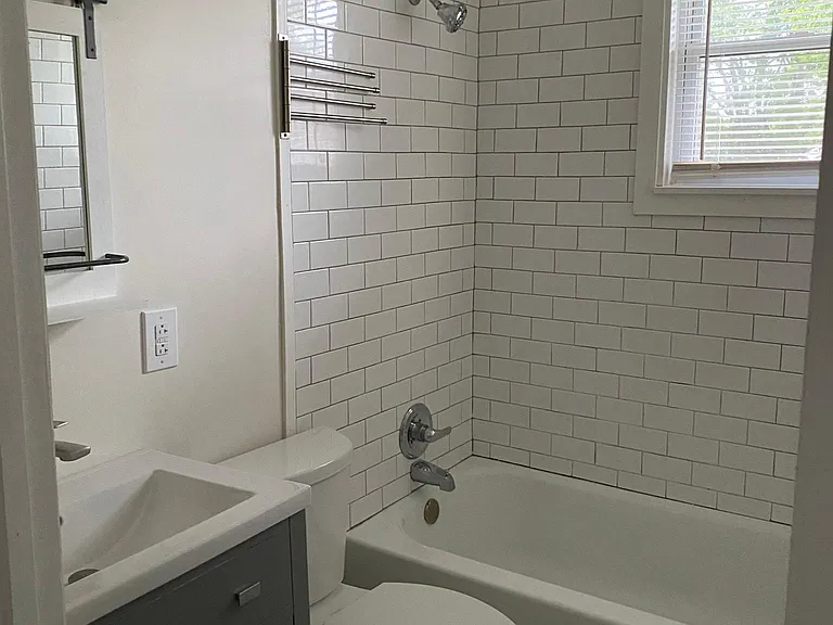 427 Kinsey Blvd — Photo 3